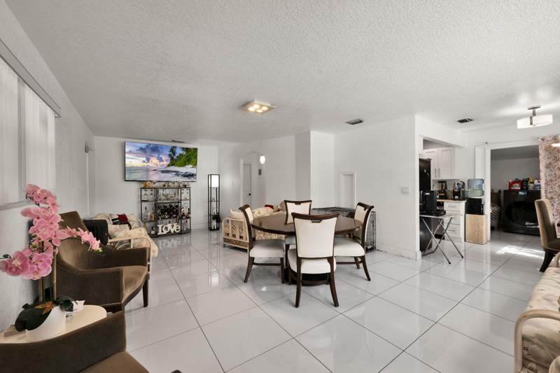 4 bedroom Single Family Residence at 406 SW 15th Terrace, Carver Park, Delray Beach — photo 3