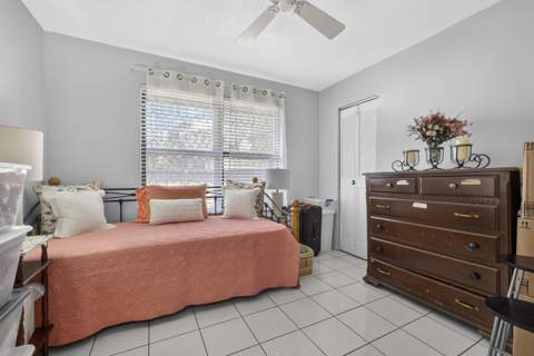 140 Karanda Court, Royal Palm Beach FL - photo 17 of 34