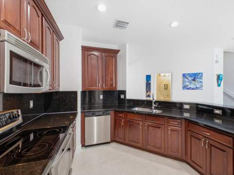 140 Seagrape Drive #108, Jupiter FL - photo 10 of 36