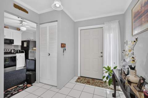 140 Karanda Court, Royal Palm Beach FL - photo 8 of 34