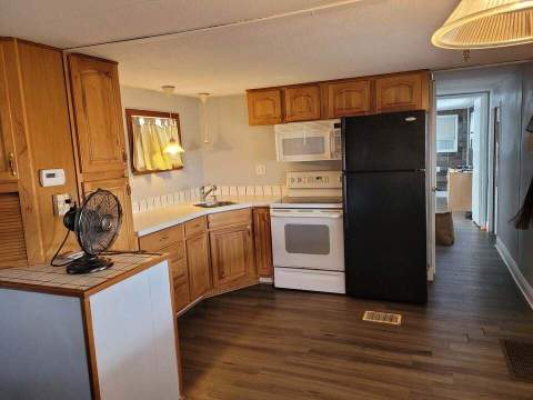 8364 SE Sandy Lane, Hobe Sound FL - photo 7 of 19