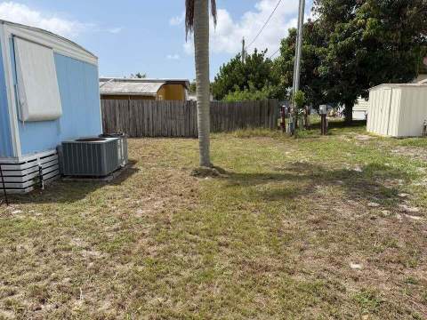 8364 SE Sandy Lane, Hobe Sound FL - photo 10 of 19