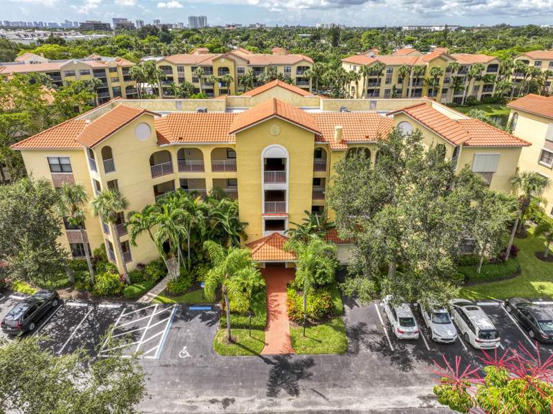 3 bedroom Condominium at 800 Uno Lago Drive #105, Ocean Trace, Juno Beach — photo 2