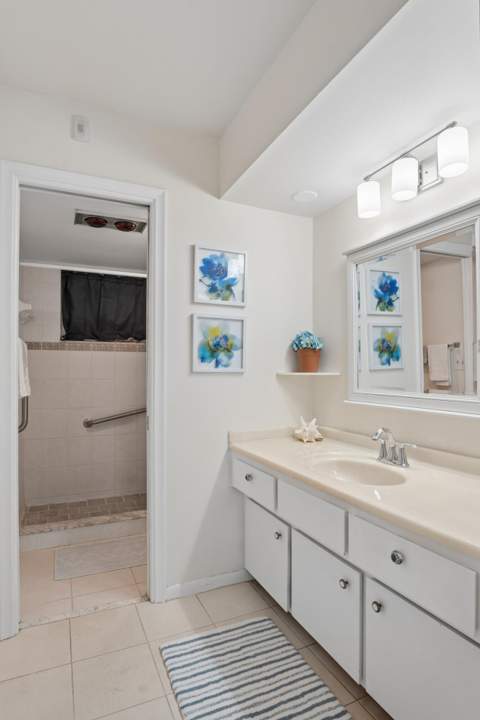 5570 Tamberlane Circle #130, Palm Beach Gardens FL - photo 12 of 24