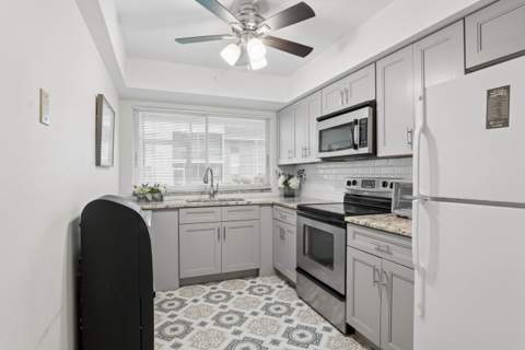 5570 Tamberlane Circle #130, Palm Beach Gardens FL - photo 8 of 24
