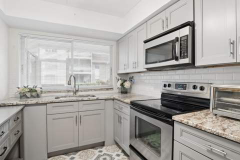 5570 Tamberlane Circle #130, Palm Beach Gardens FL - photo 9 of 24