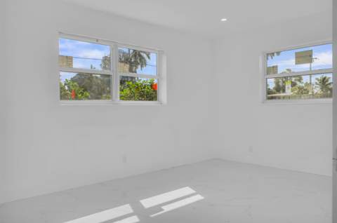 915 SW 3rd Street, Boynton Beach FL - photo 7 of 16
