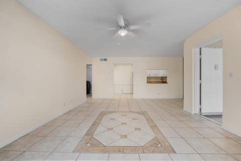 706 Sunny Pine Way #E2, Greenacres FL - photo 9 of 20