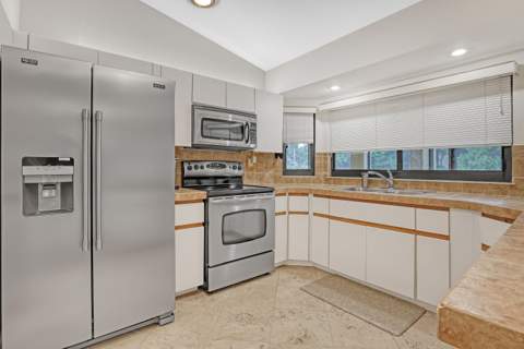 2156 Amesbury Circle, Wellington FL - photo 16 of 45