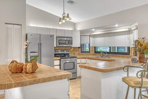 2156 Amesbury Circle, Wellington FL - photo 17 of 45