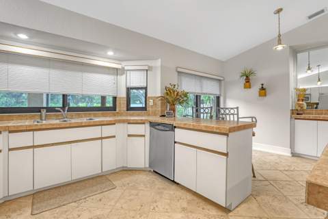 2156 Amesbury Circle, Wellington FL - photo 19 of 45