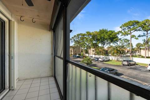 706 Sunny Pine Way #E2, Greenacres FL - photo 11 of 20