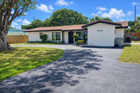 2620 NE 19Th Street, pool for sale in Pompano Beach