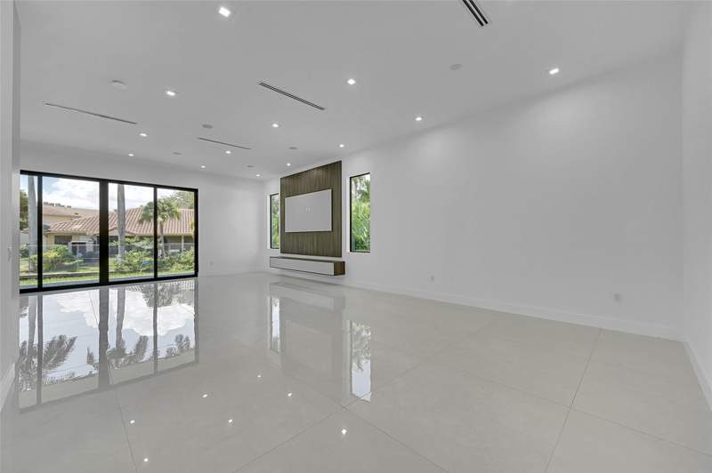 3 bedroom Single Family Residence at 656 NW 21st Street, Curva Del Rio Add, Fort Lauderdale — photo 3