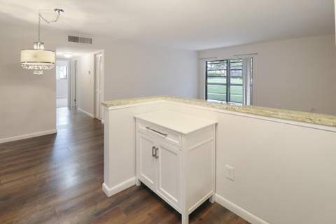 7801 Ashmont Circle #104, Tamarac FL - photo 9 of 31