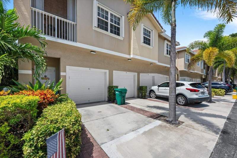 2 bedroom Condominium at 113 Lighthouse Circle #C, Tequesta Trace Condo, Tequesta — photo 3