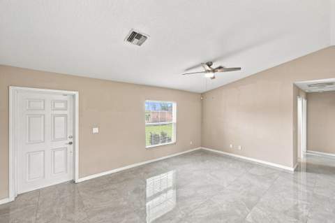 538 SW Prado Avenue, Port St. Lucie FL - photo 7 of 39