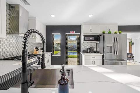 2925 NE 1st Avenue, Wilton Manors FL - photo 9 of 63