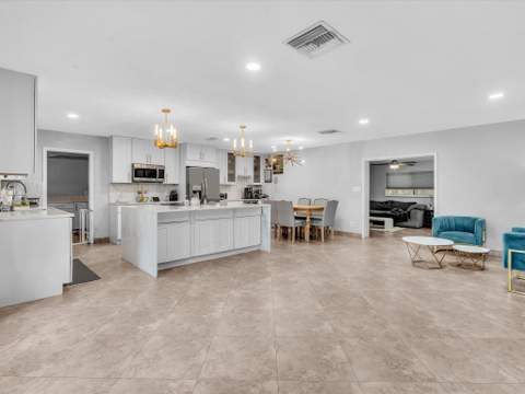 905 SE 13th Court, Deerfield Beach FL - photo 8 of 42