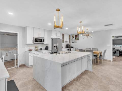 905 SE 13th Court, Deerfield Beach FL - photo 10 of 42