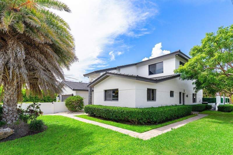 6 bedroom Single Family Residence at 811 SE 31st Street, Spanish River Land , Boca Raton — photo 3