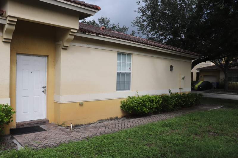 2 bedroom Single Family Residence at 613 NW 21st Avenue, Sabal Chase, Pompano Beach — photo 4