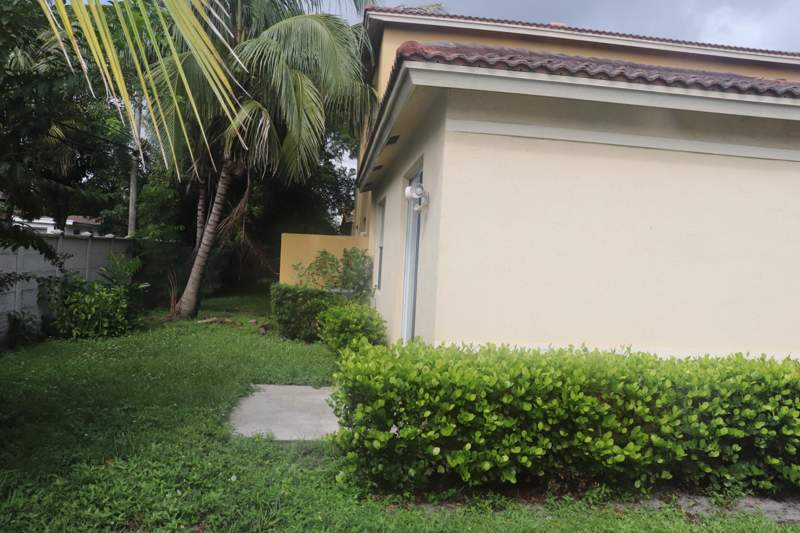2 bedroom Single Family Residence at 613 NW 21st Avenue, Sabal Chase, Pompano Beach — photo 5