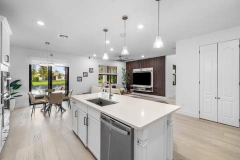 3138 Streng Lane, Royal Palm Beach FL - photo 15 of 69