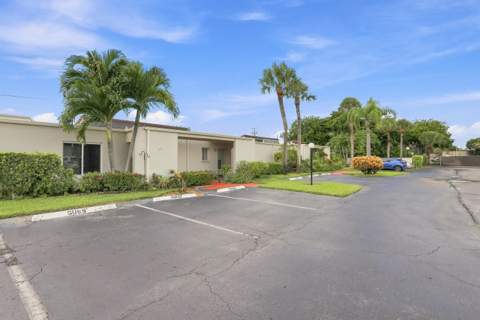 2538 Boundbrook Drive #137, West Palm Beach FL - photo 6 of 41