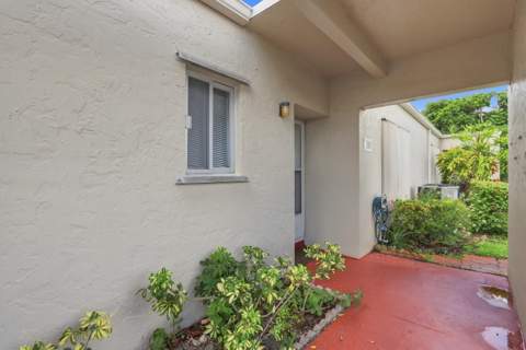 2538 Boundbrook Drive #137, West Palm Beach FL - photo 9 of 41