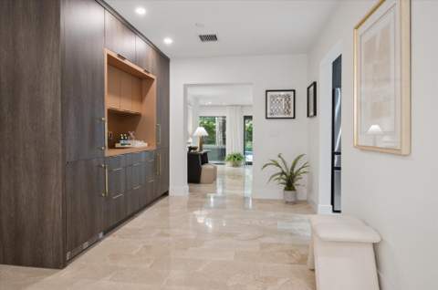 541 NE 8th Avenue, Fort Lauderdale FL - photo 7 of 46