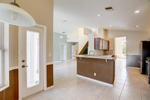 1117 Avondale Court, West Palm Beach FL - photo 21 of 77