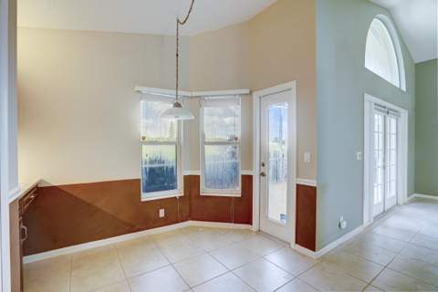 1117 Avondale Court, West Palm Beach FL - photo 22 of 77