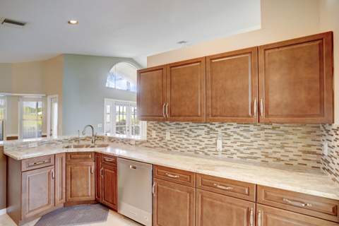 1117 Avondale Court, West Palm Beach FL - photo 24 of 77