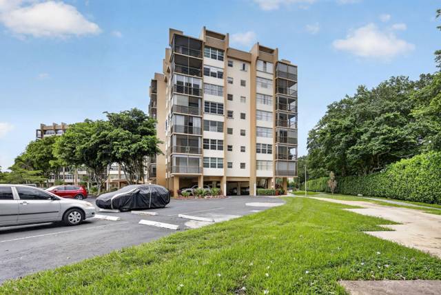 1400 Saint Charles Place #313