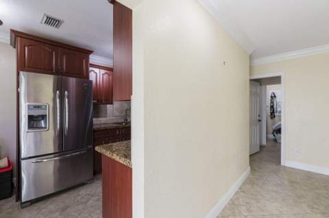 4917 Luqui Court, West Palm Beach FL - photo 6 of 35