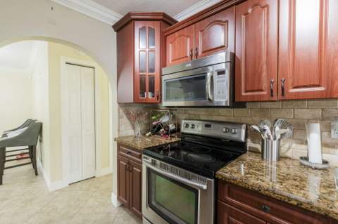 4917 Luqui Court, West Palm Beach FL - photo 9 of 35
