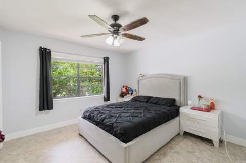 4917 Luqui Court, West Palm Beach FL - photo 14 of 35