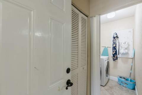 4917 Luqui Court, West Palm Beach FL - photo 17 of 35
