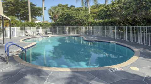 4646 Carlton Golf Drive, Wellington FL - photo 17 of 26
