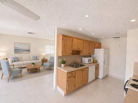 3319 Americo Drive, West Palm Beach FL - photo 10 of 21