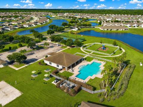 8332 Amalfi Circle, Fort Pierce FL - photo 9 of 77
