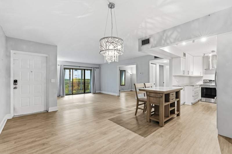 3 bedroom Condominium at 1104 Green Pine Boulevard #G1, Palm Club Village II Condo, West Palm Beach — photo 2