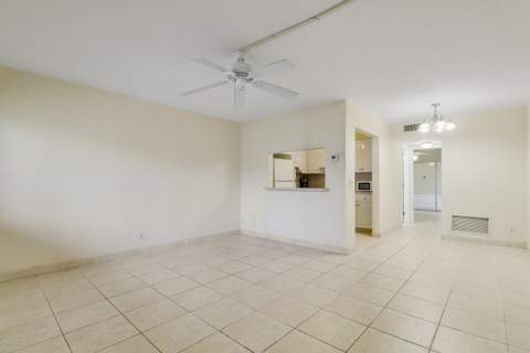 3040 Lake Osborne Drive #109, Lake Worth Beach FL - photo 6 of 35