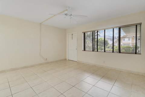3040 Lake Osborne Drive #109, Lake Worth Beach FL - photo 7 of 35