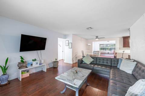 545 S Lake Drive, Lantana FL - photo 10 of 35