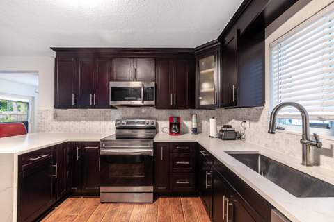 545 S Lake Drive, Lantana FL - photo 13 of 35