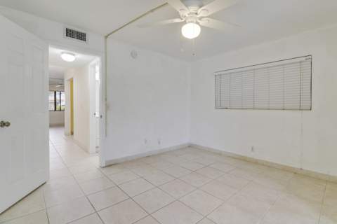 3040 Lake Osborne Drive #109, Lake Worth Beach FL - photo 18 of 35