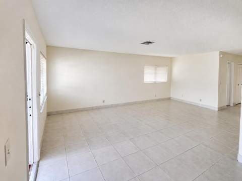 3319 Americo Drive, West Palm Beach FL - photo 7 of 21