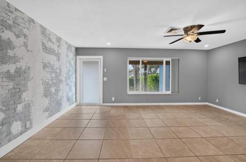 1023 SW 25th Place, Boynton Beach FL - photo 10 of 61